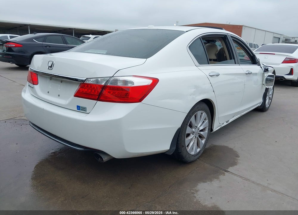 2013 HONDA ACCORD VIN: 1HGCR2F89DA118710