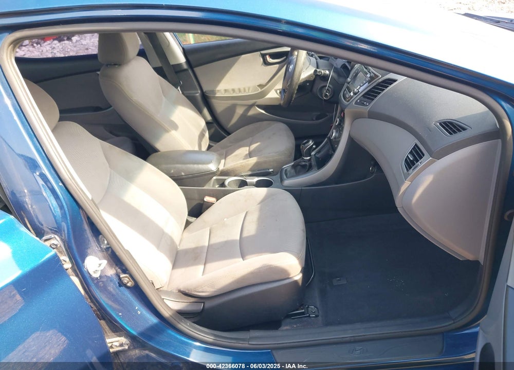 2014 HYUNDAI ELANTRA VIN: KMHDH4AE9EU042173