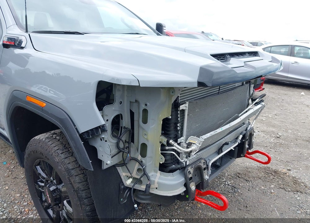 2025 GMC SIERRA 3500HD 4WD  STANDARD BED AT4 VIN: 1GT4UVEY8SF184850