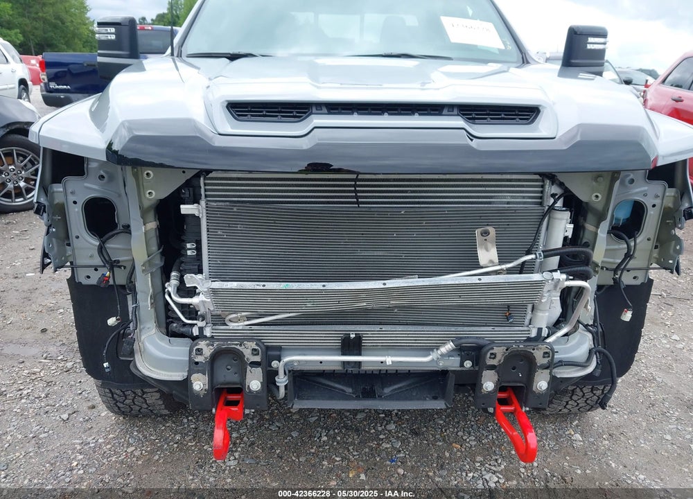2025 GMC SIERRA 3500HD 4WD  STANDARD BED AT4 VIN: 1GT4UVEY8SF184850