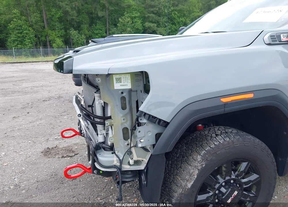 2025 GMC SIERRA 3500HD 4WD  STANDARD BED AT4 VIN: 1GT4UVEY8SF184850