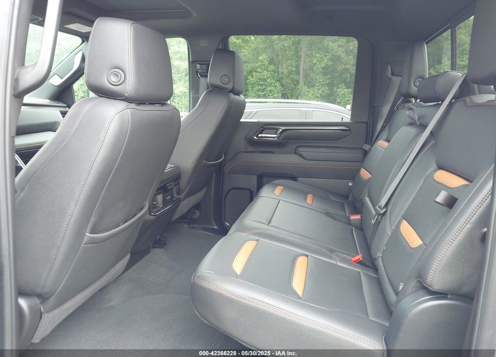 2025 GMC SIERRA 3500HD 4WD  STANDARD BED AT4 VIN: 1GT4UVEY8SF184850