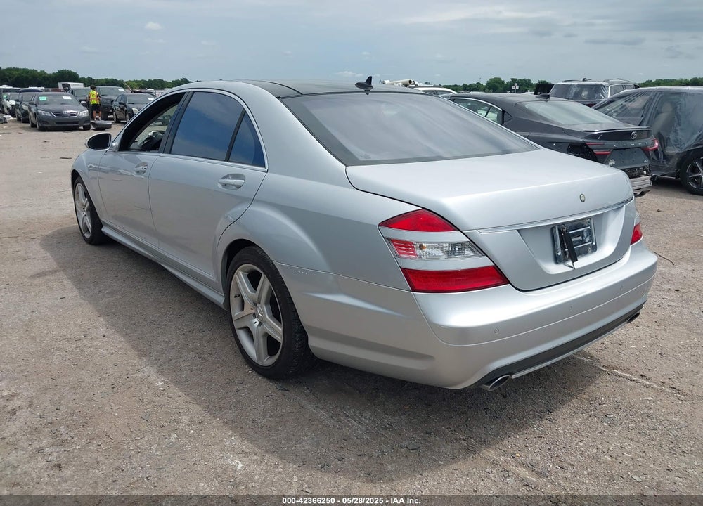 2008 MERCEDES-BENZ S 550 VIN: WDDNG71X98A187062