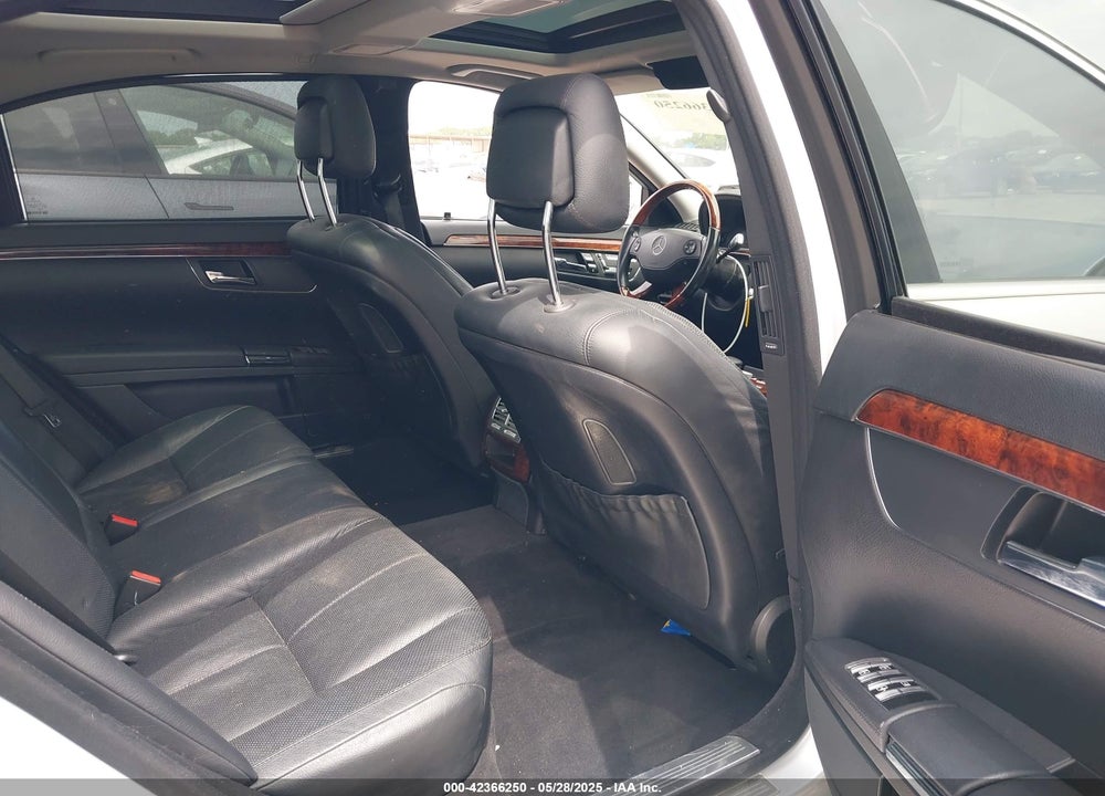 2008 MERCEDES-BENZ S 550 VIN: WDDNG71X98A187062