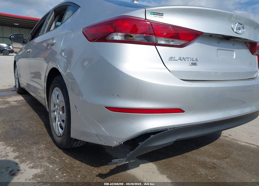 2018 HYUNDAI ELANTRA SE VIN: 5NPD74LF7JH382228