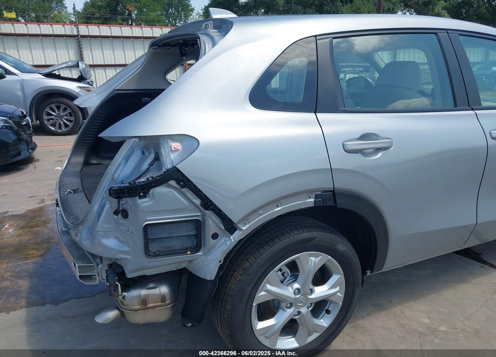 2025 HONDA HR-V 2WD LX VIN: 3CZRZ1H32SM739222