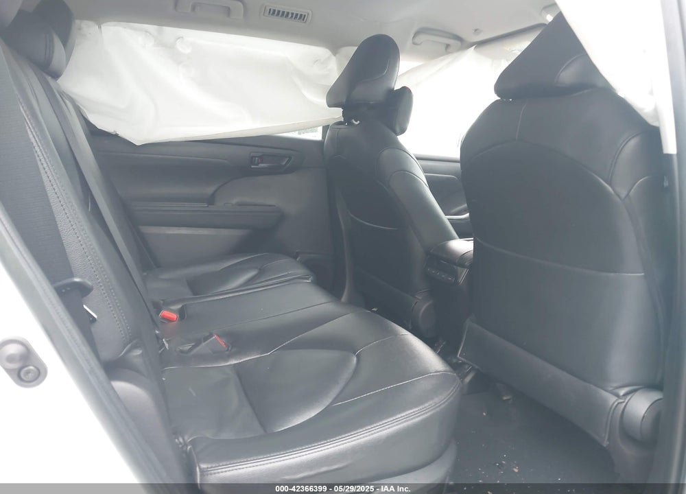 2022 TOYOTA HIGHLANDER VIN: 5TDBZRBH8NS242559