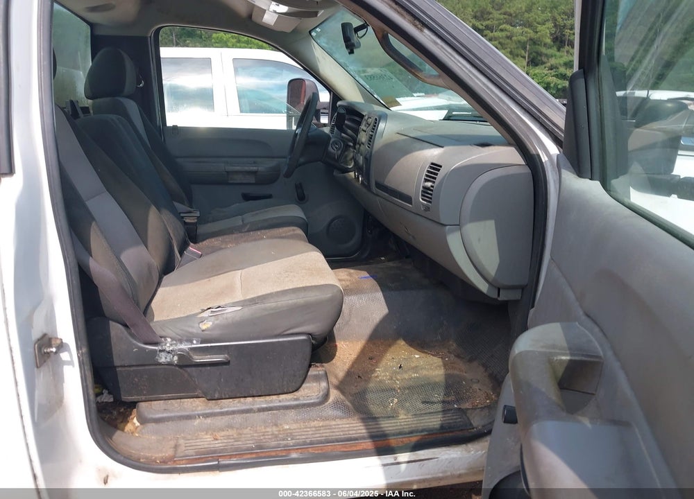 2009 CHEVROLET SILVERADO 2500HD WORK TRUCK VIN: 1GBHC44K89E102468