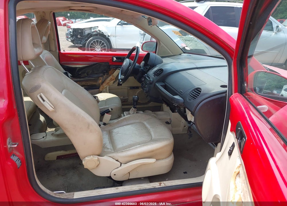 2001 VOLKSWAGEN NEW BEETLE GLS VIN: 3VWCS21C01M406402