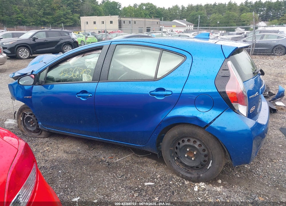 2015 TOYOTA PRIUS C VIN: JTDKDTB30F1093692