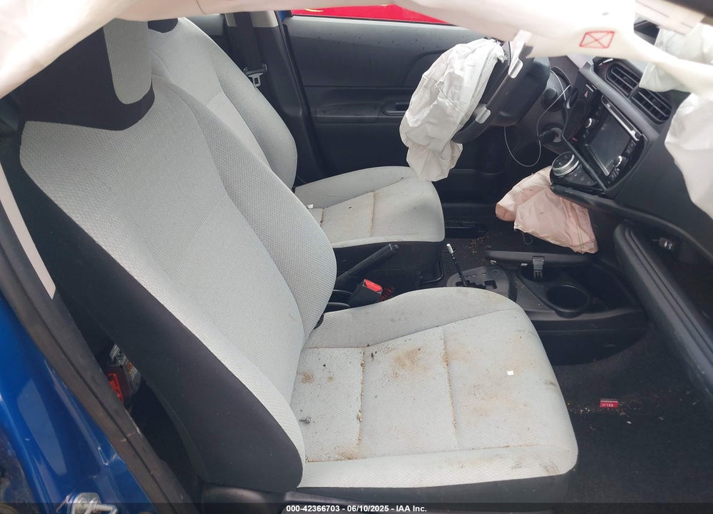 2015 TOYOTA PRIUS C VIN: JTDKDTB30F1093692