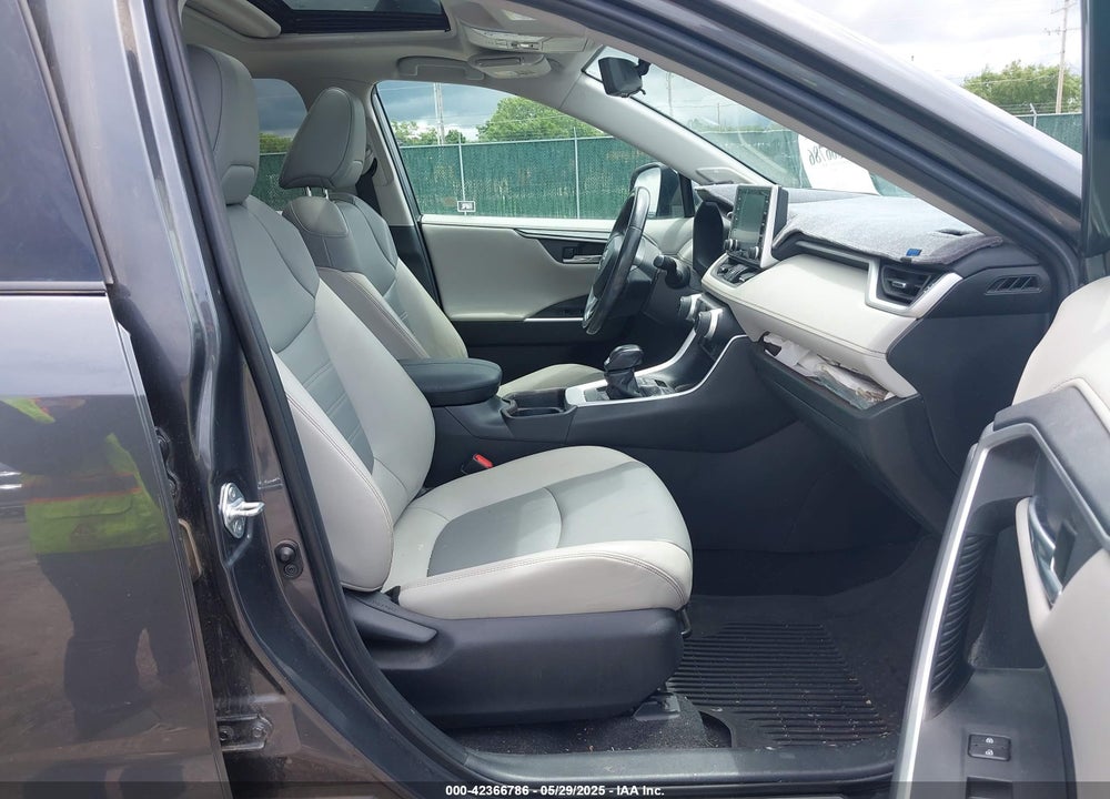 2020 TOYOTA RAV4 VIN: 2T3Y1RFV0LW081346