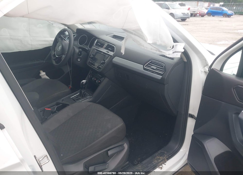 2018 VOLKSWAGEN TIGUAN 2.0T S VIN: 3VV1B7AX1JM032250
