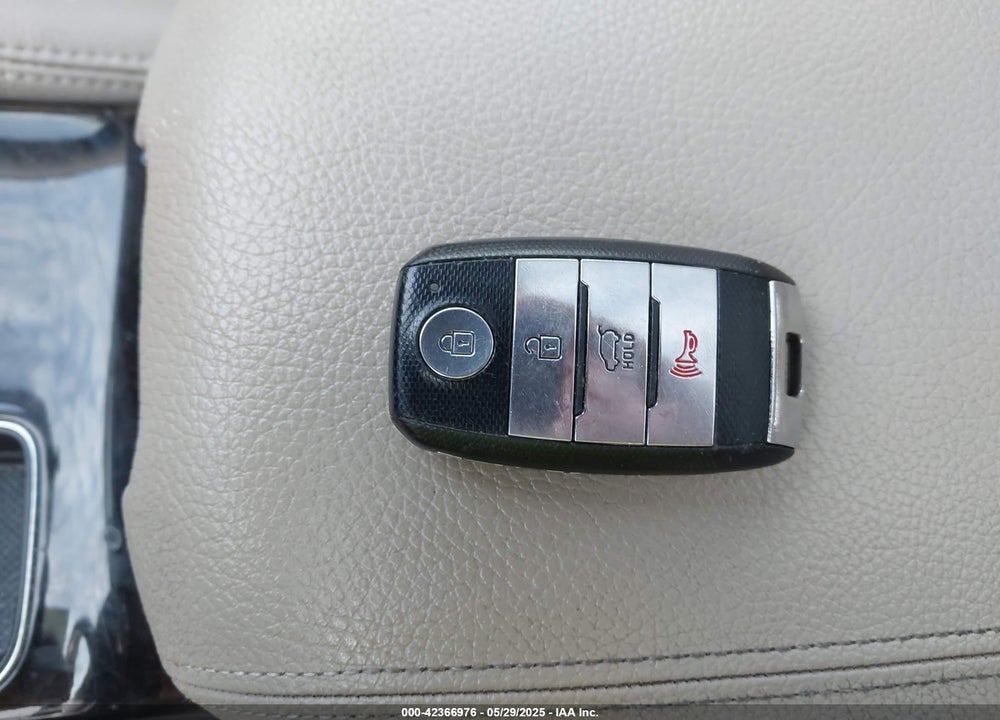 2015 KIA SORENTO VIN: 5XYKU4A71FG636946