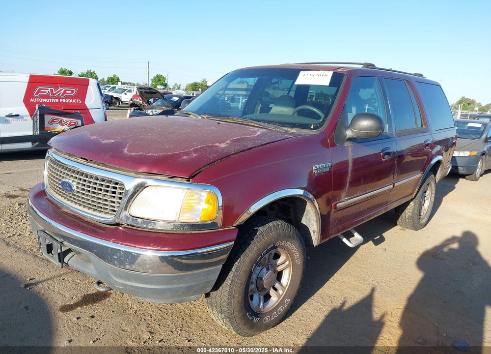 2000 FORD EXPEDITION XLT VIN: 1FMRU166XYLB12033