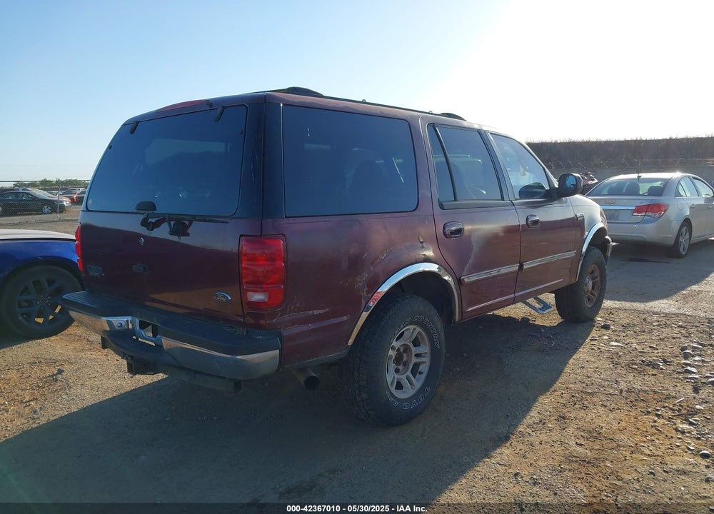 2000 FORD EXPEDITION XLT VIN: 1FMRU166XYLB12033