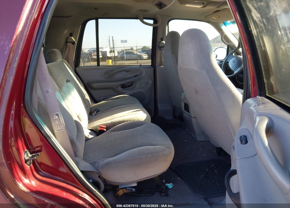 2000 FORD EXPEDITION XLT VIN: 1FMRU166XYLB12033