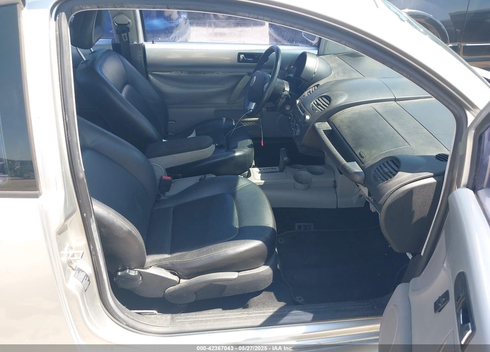 2001 VOLKSWAGEN NEW BEETLE GLX VIN: 3VWDC21CX1M414377