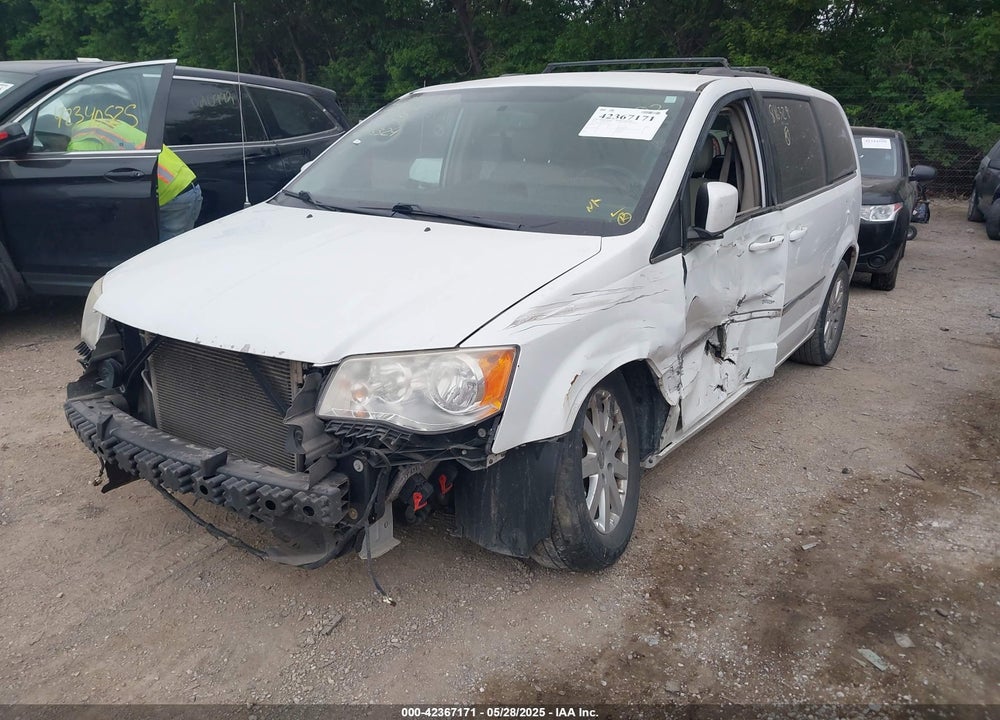 2013 CHRYSLER TOWN & COUNTRY VIN: 2C4RC1BG2DR816329