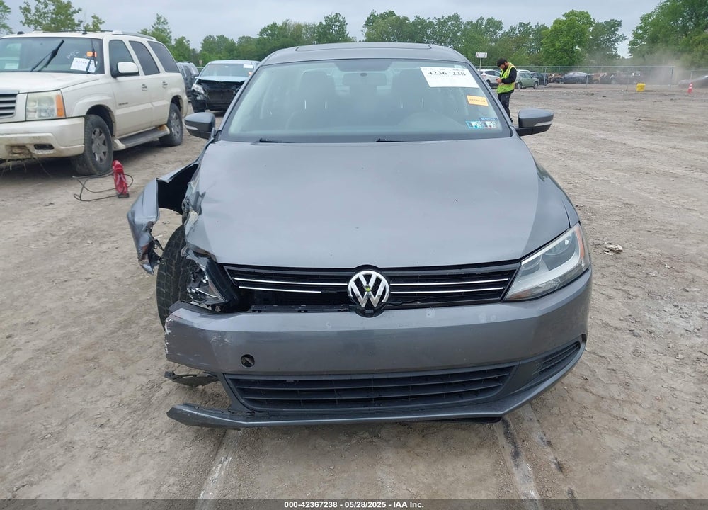2011 VOLKSWAGEN JETTA 2.5L SE VIN: 3VWDZ7AJ4BM370033
