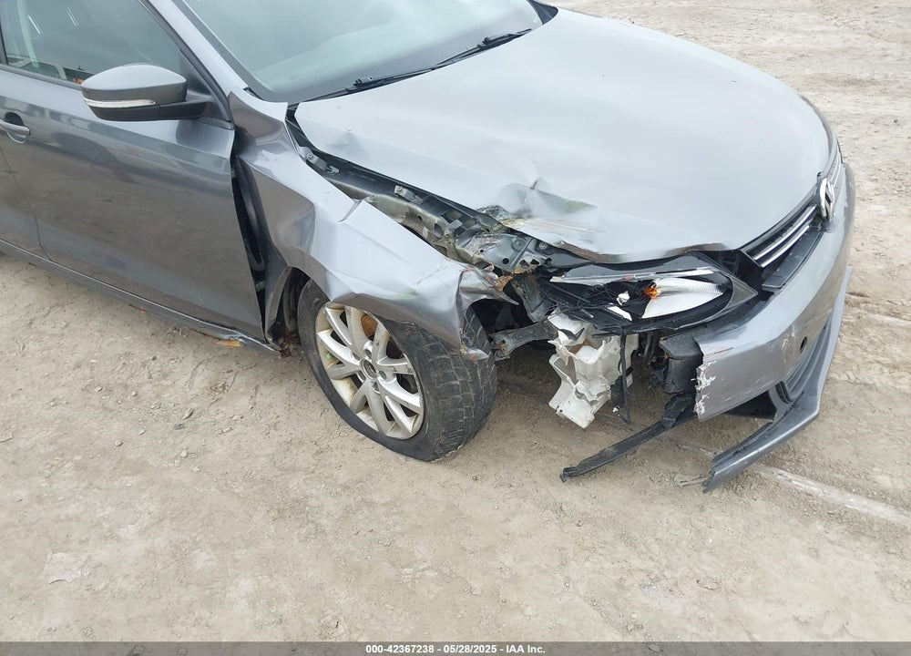 2011 VOLKSWAGEN JETTA 2.5L SE VIN: 3VWDZ7AJ4BM370033