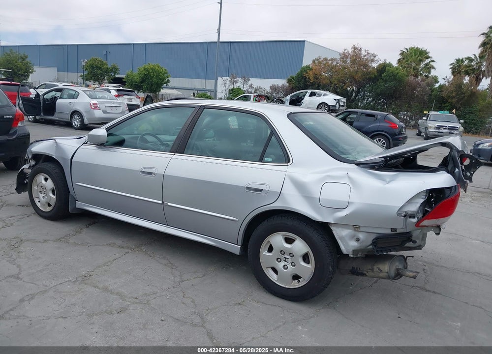 2002 HONDA ACCORD 3.0 EX VIN: 1HGCG16572A044447