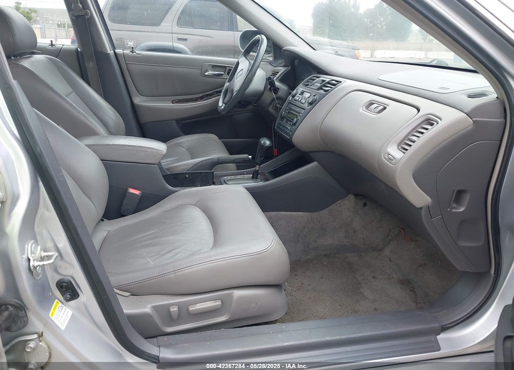 2002 HONDA ACCORD 3.0 EX VIN: 1HGCG16572A044447