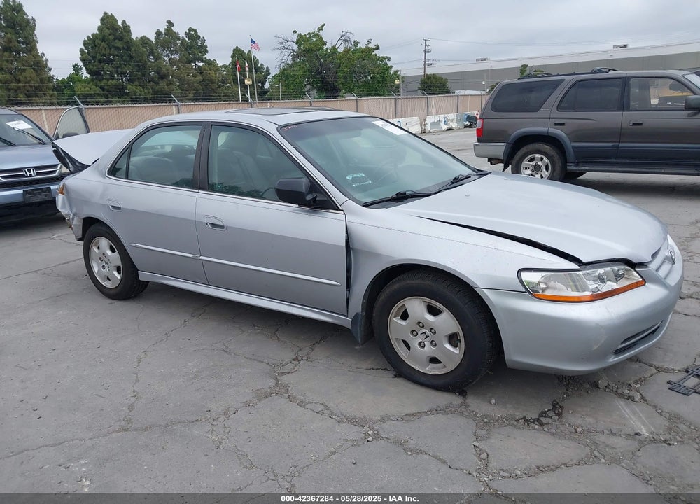 2002 HONDA ACCORD 3.0 EX VIN: 1HGCG16572A044447