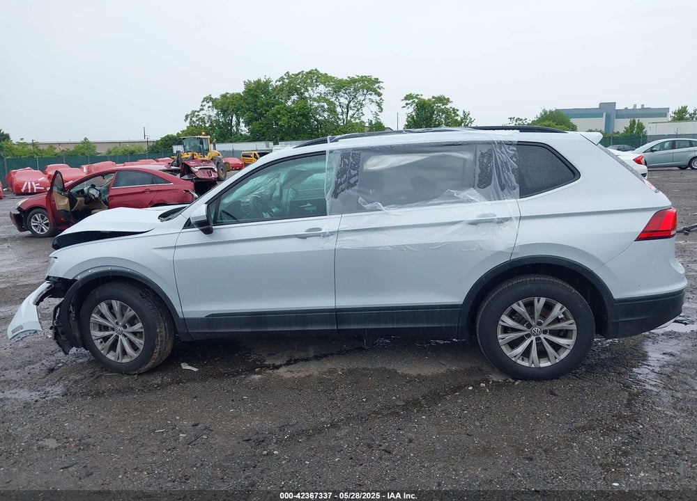 2019 VOLKSWAGEN TIGUAN VIN: 3VV0B7AX7KM031438