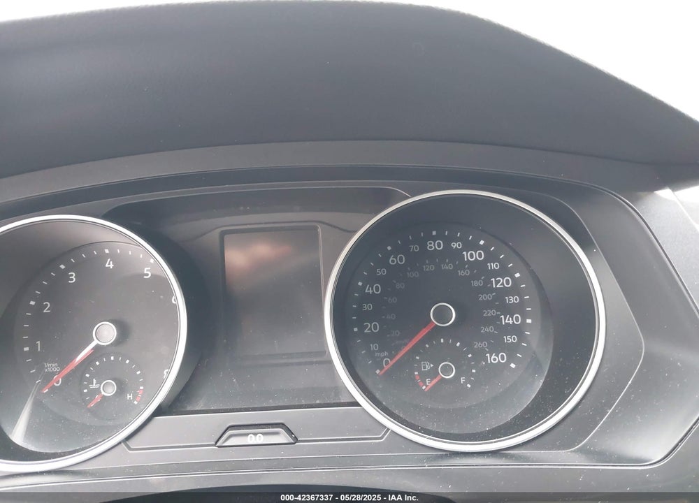2019 VOLKSWAGEN TIGUAN VIN: 3VV0B7AX7KM031438