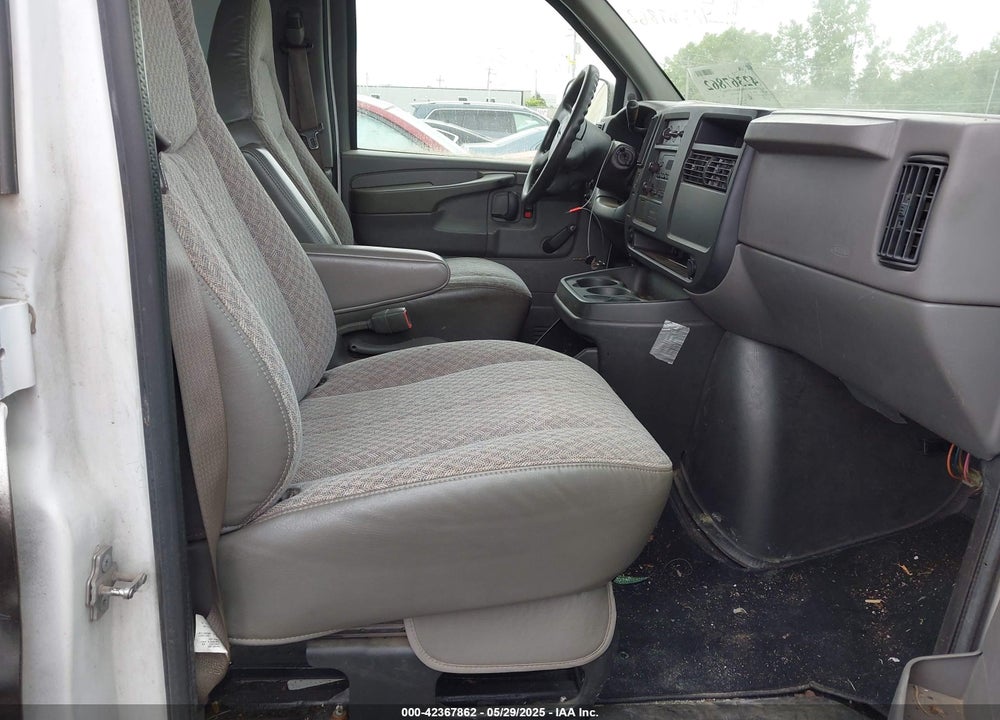 2006 GMC SAVANA WORK VAN VIN: 1GTFG15X861200743
