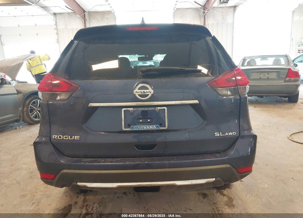 2018 NISSAN ROGUE VIN: 5N1AT2MV4JC745312