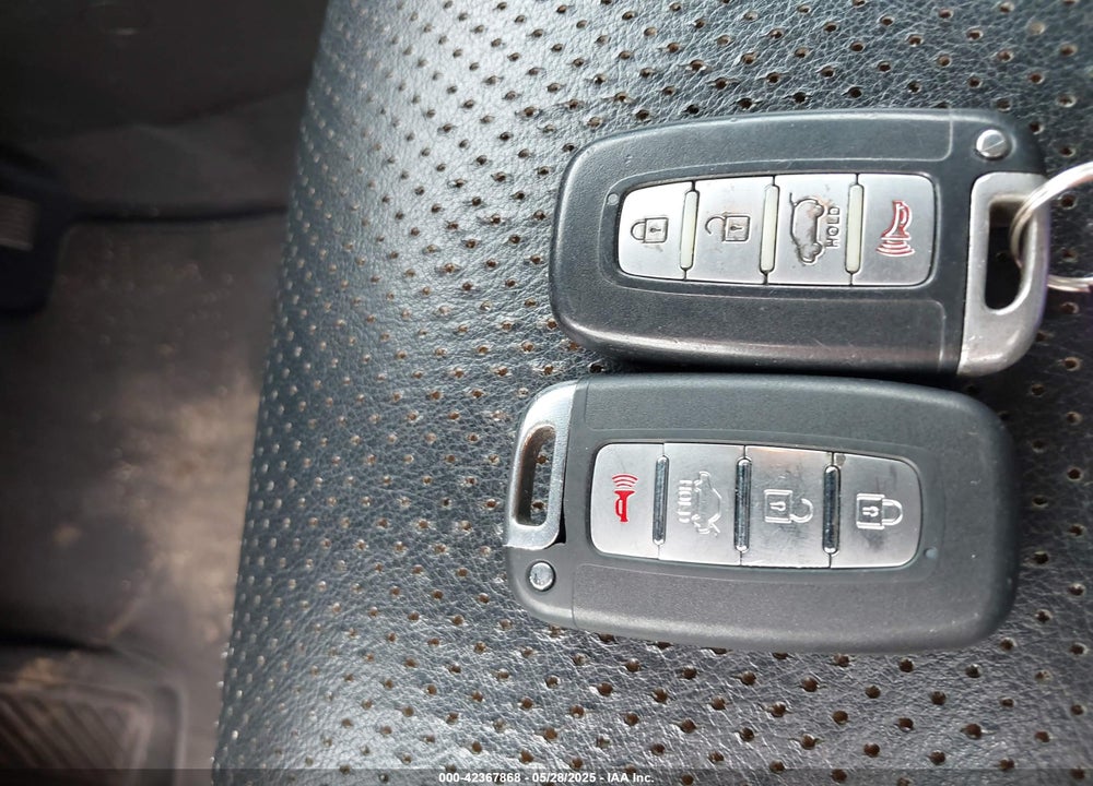 2012 KIA SORENTO VIN: 5XYKU4A23CG230182