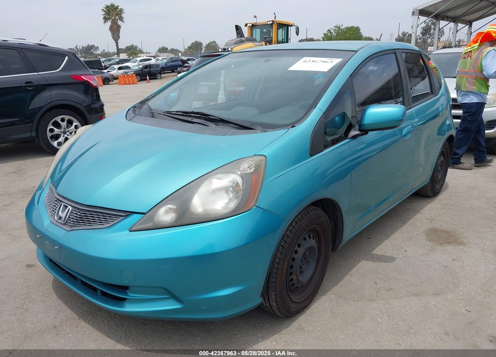 2013 HONDA FIT VIN: JHMGE8H3XDC027464