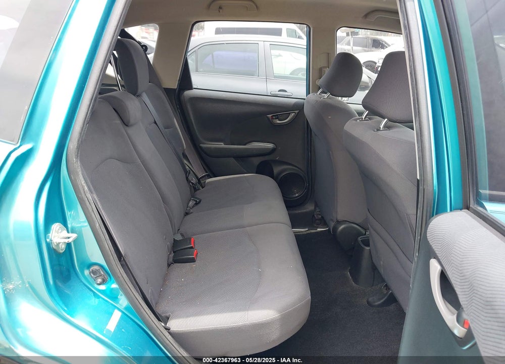 2013 HONDA FIT VIN: JHMGE8H3XDC027464