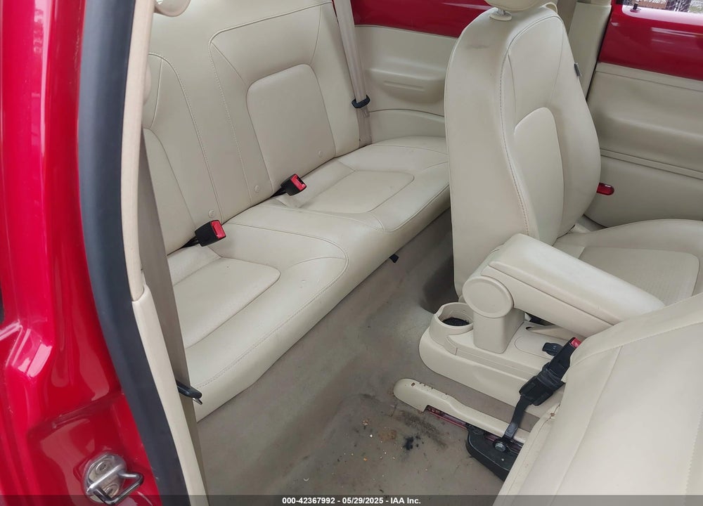 2010 VOLKSWAGEN NEW BEETLE VIN: 3VWPW3AG2AM030395
