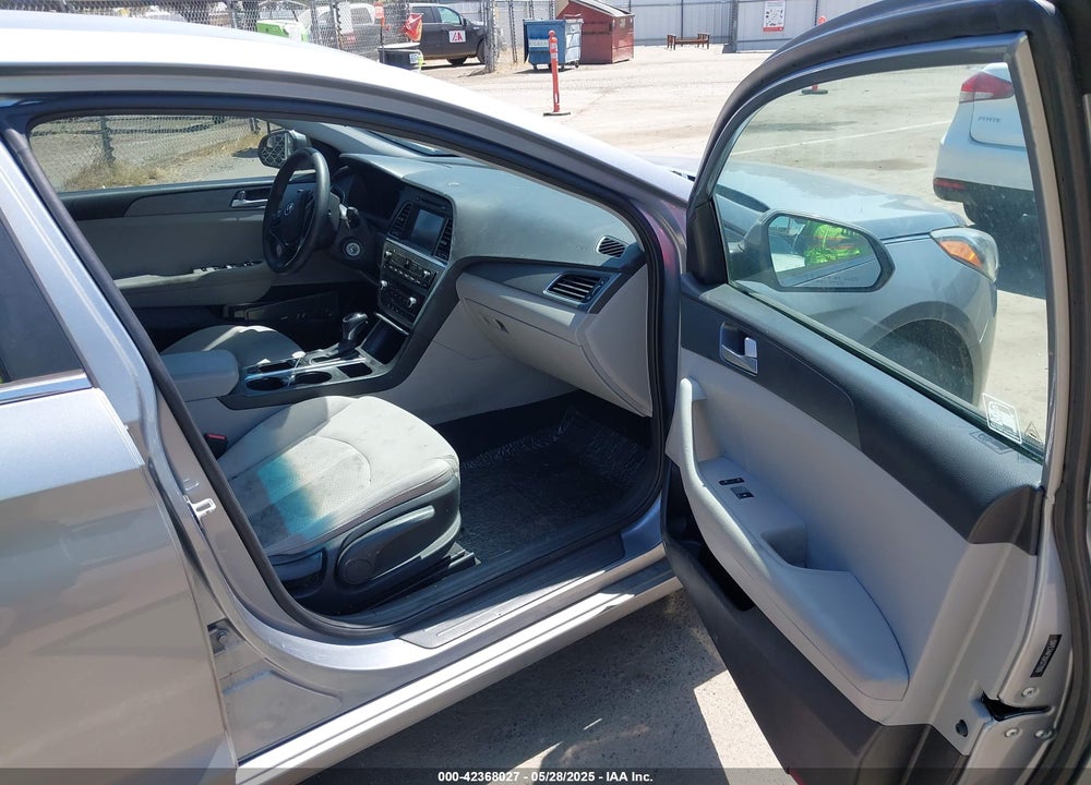 2016 HYUNDAI SONATA VIN: 5NPE24AF5GH377009