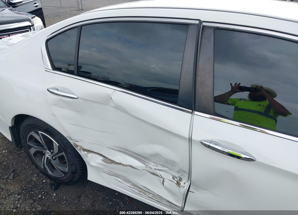 2017 HONDA ACCORD VIN: 1HGCR2F35HA296415