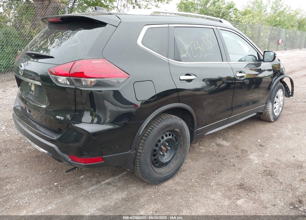 2017 NISSAN ROGUE VIN: JN8AT2MV7HW011345
