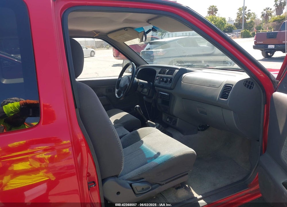 2000 NISSAN FRONTIER XE VIN: 1N6DD26S9YC413648