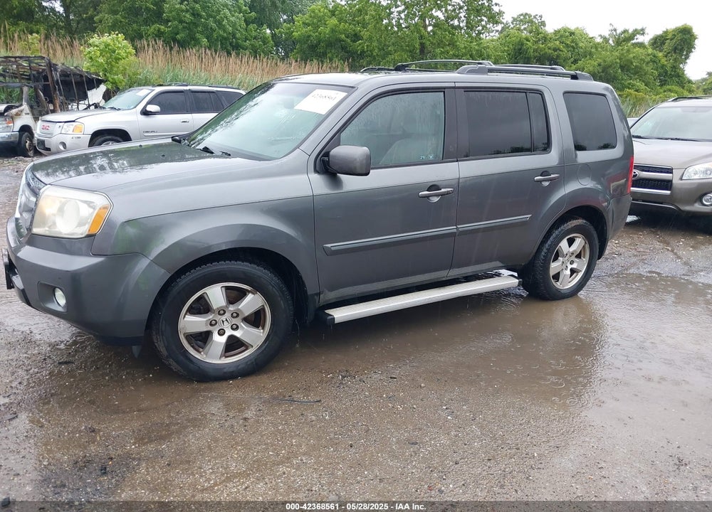2011 HONDA PILOT EX-L VIN: 5FNYF4H51BB068563