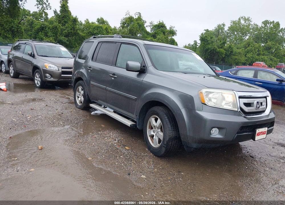 2011 HONDA PILOT EX-L VIN: 5FNYF4H51BB068563
