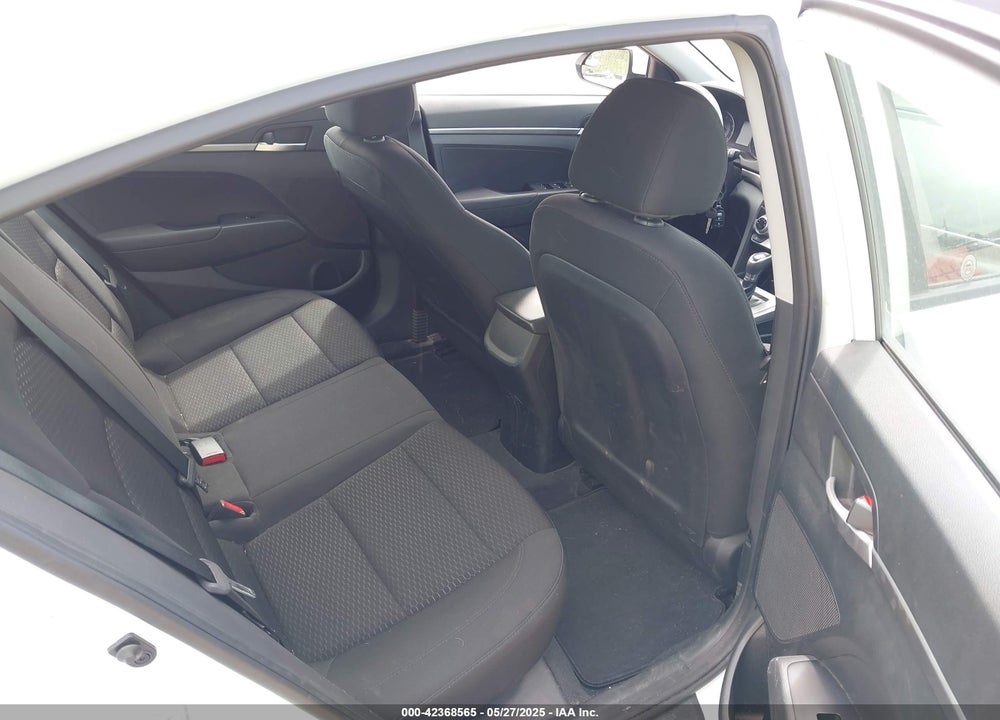2019 HYUNDAI ELANTRA SE VIN: 5NPD74LF5KH427149