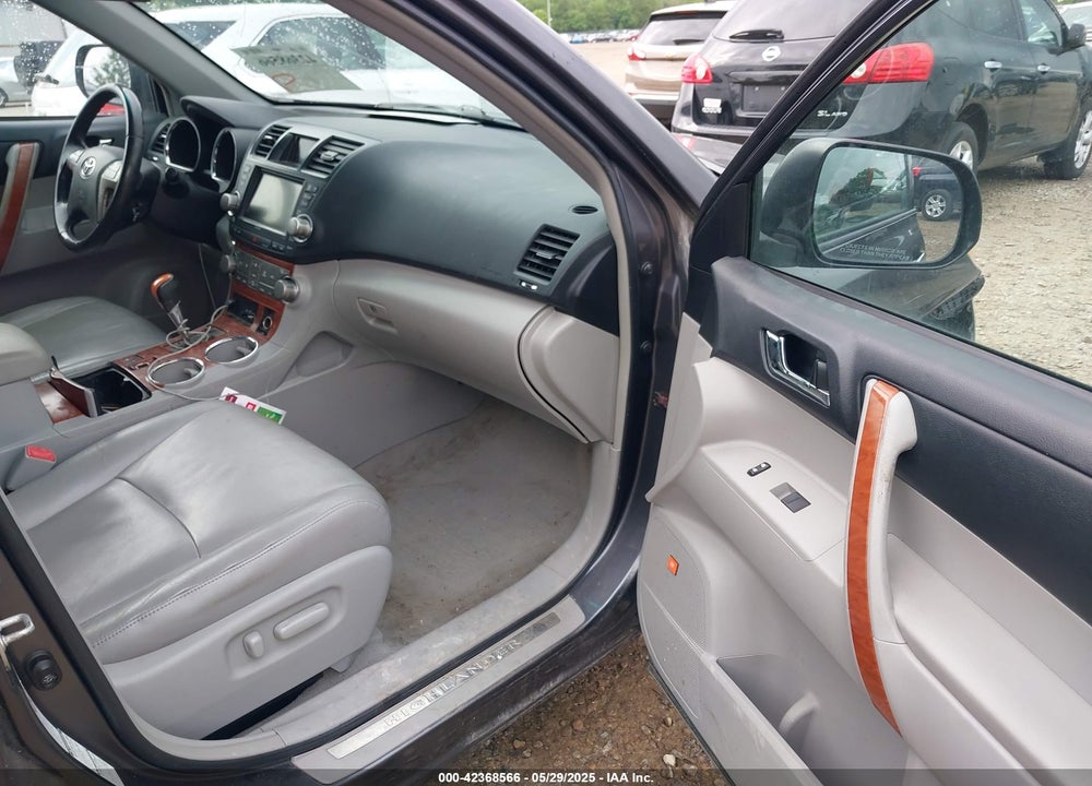 2010 TOYOTA HIGHLANDER LIMITED V6 VIN: 5TDDK3EH0AS020842