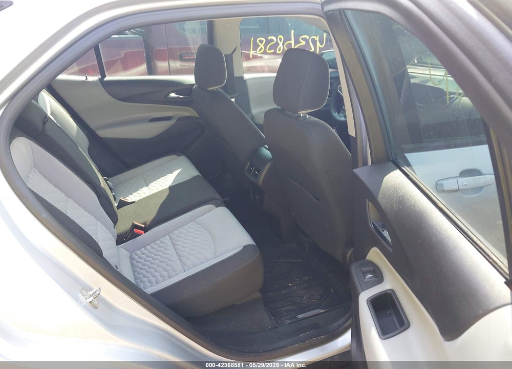 2018 CHEVROLET EQUINOX VIN: 3GNAXHEV1JL126267