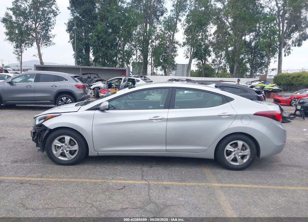 2014 HYUNDAI ELANTRA SE VIN: 5NPDH4AE5EH477996