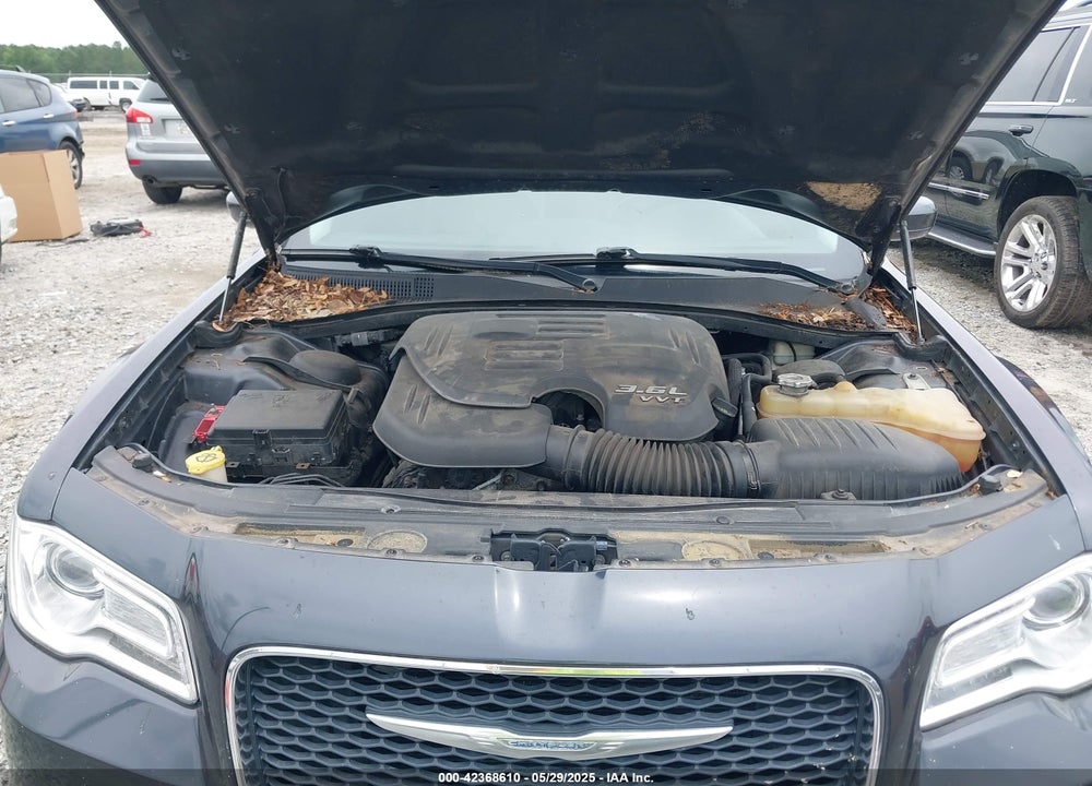 2015 CHRYSLER 300 VIN: 2C3CCAAG2FH930318