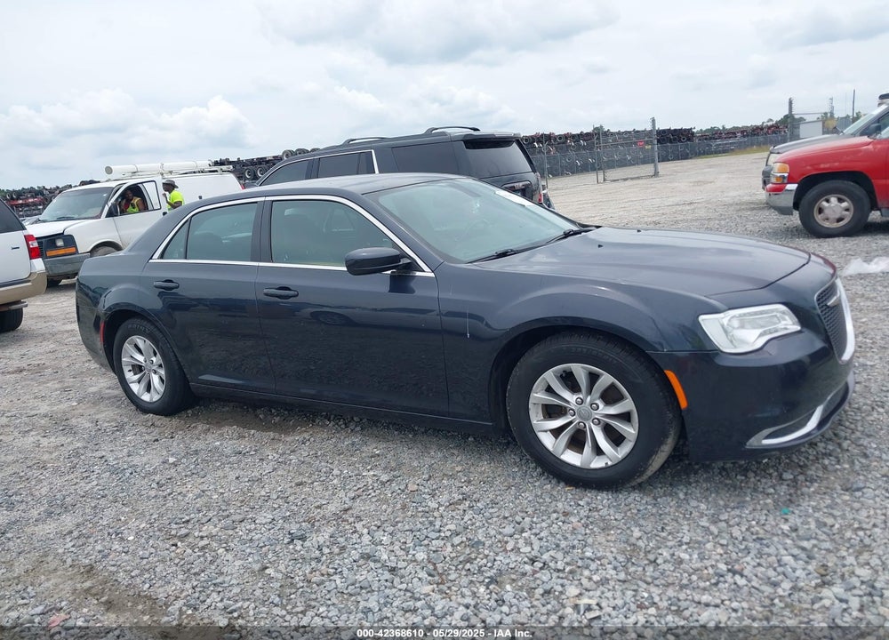 2015 CHRYSLER 300 VIN: 2C3CCAAG2FH930318