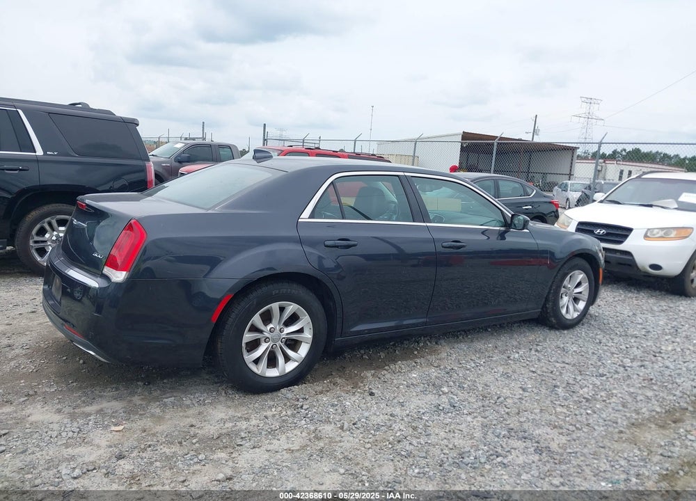 2015 CHRYSLER 300 VIN: 2C3CCAAG2FH930318