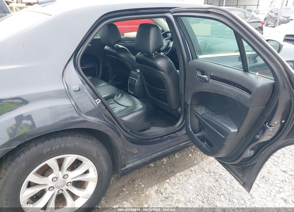2015 CHRYSLER 300 VIN: 2C3CCAAG2FH930318